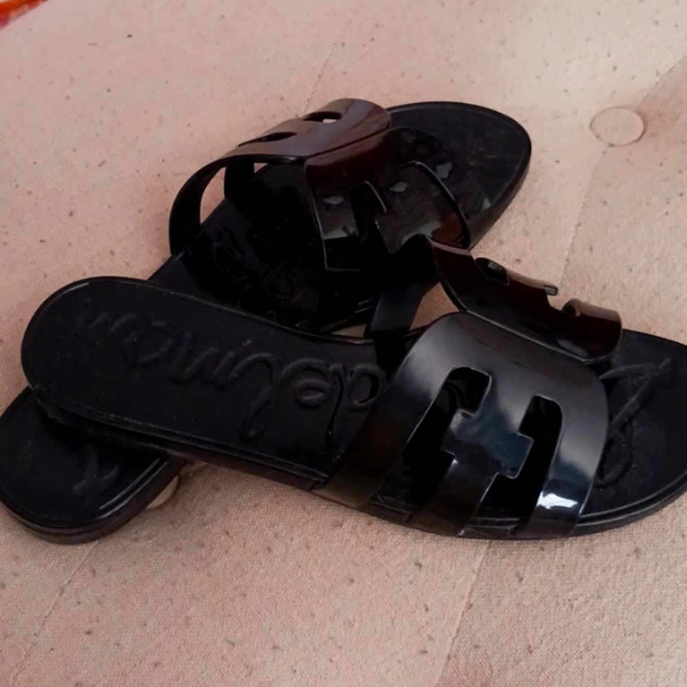 Black faux patent slides drom Sam Edelman, Size 7